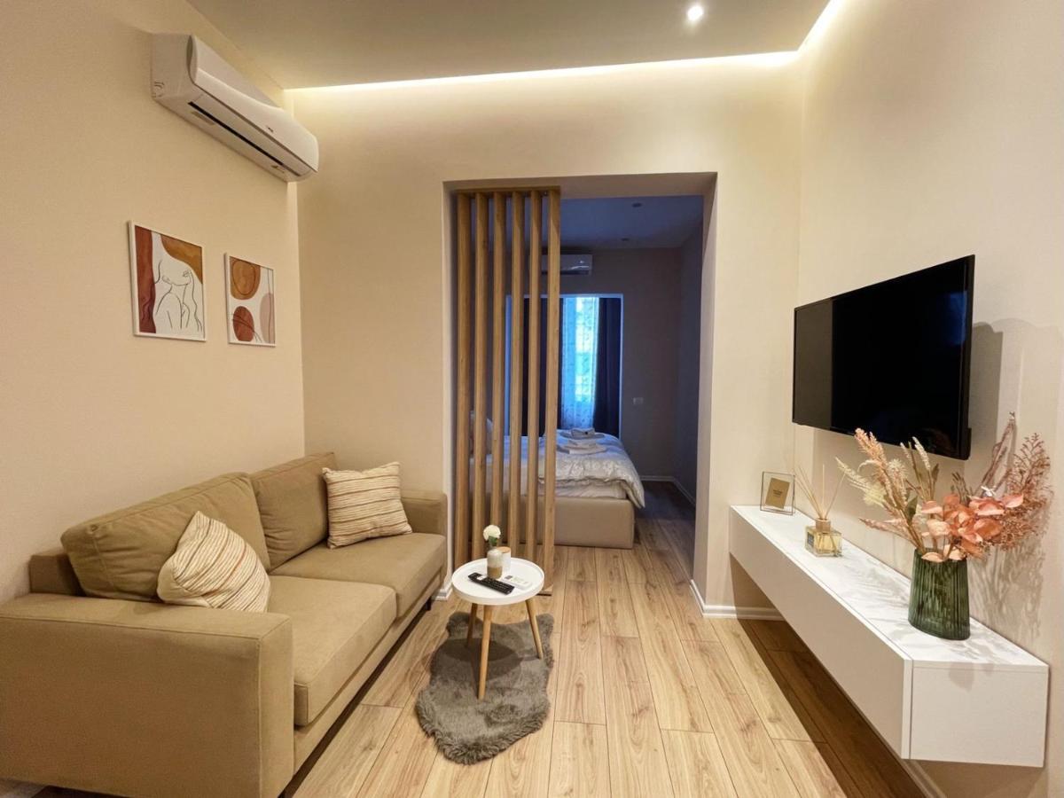 Aj Apartments, Hidden Gem In The Heart Of Τίρανα Εξωτερικό φωτογραφία